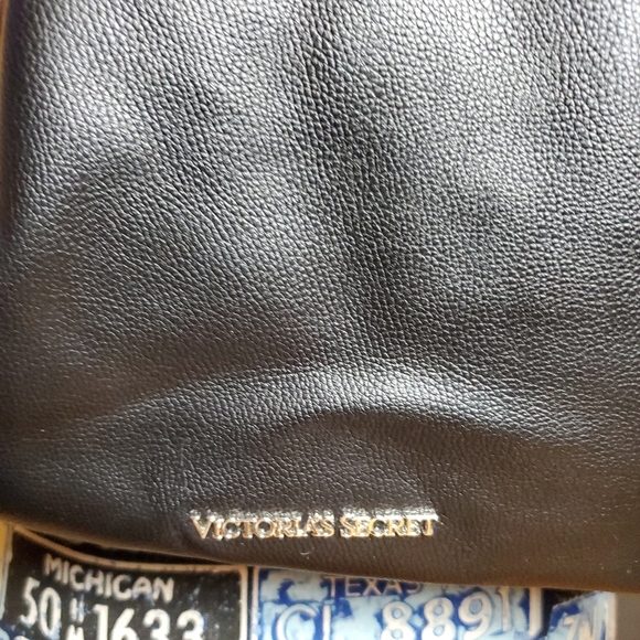 VICTORIA'S SECRET BLACK FRINGE BACKPACK STYLE BAG! - Picture 4 of 13